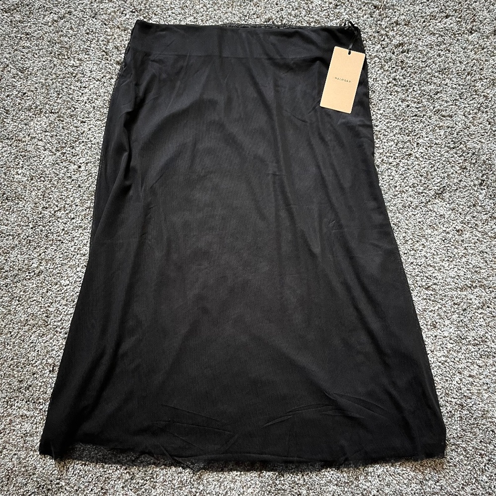 Black Halogen Skirt with Mesh under skirt: Size S; new w tags, New Year's Eve